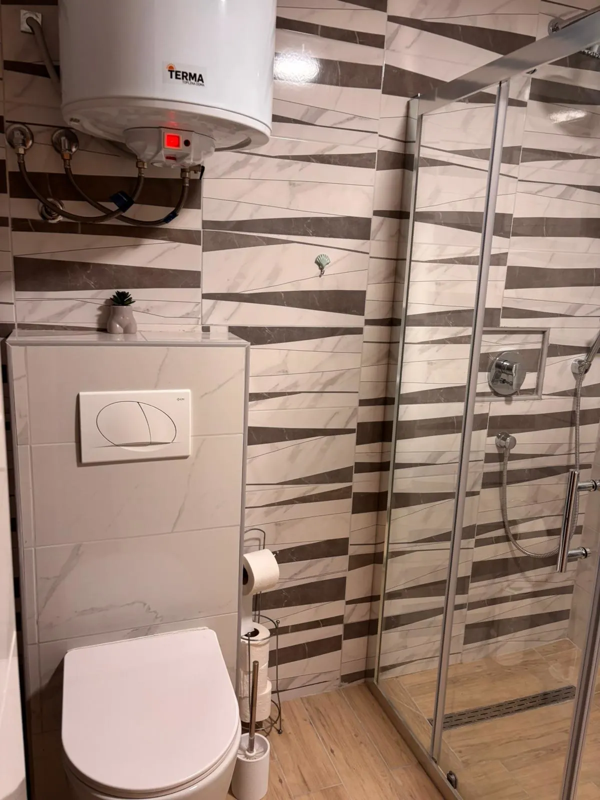 Apartment 9