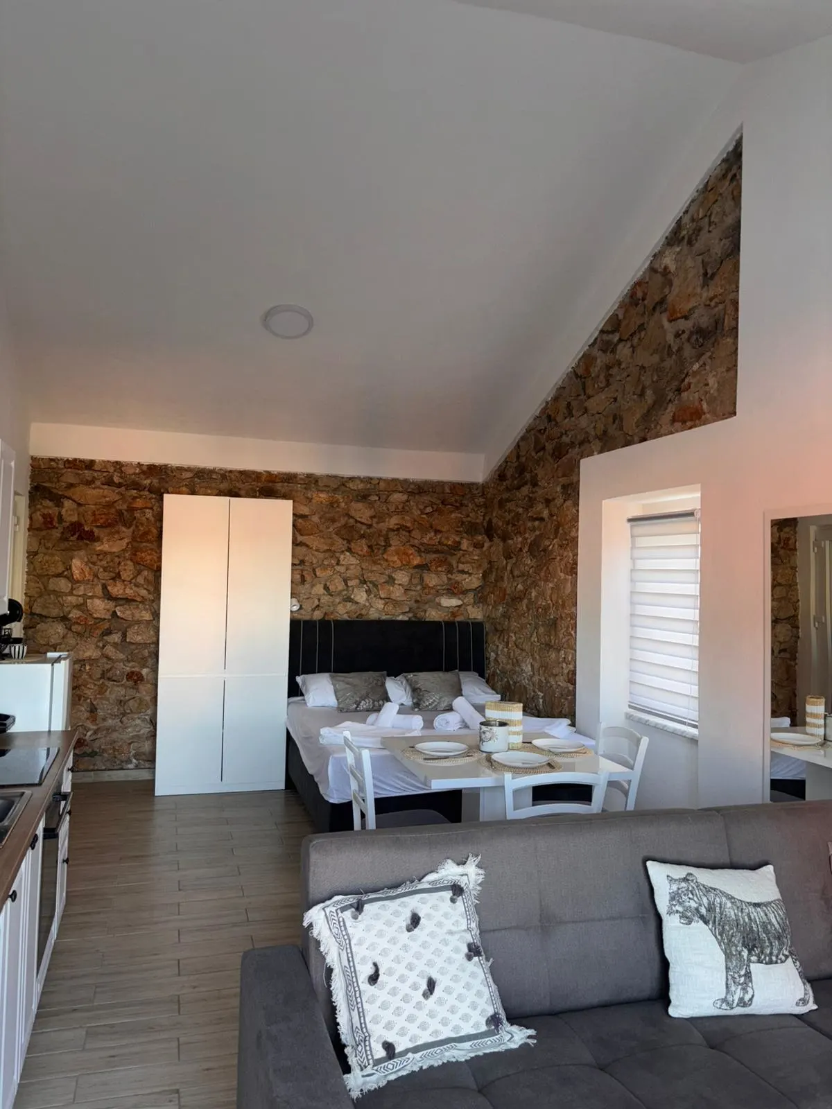 Apartment 5
