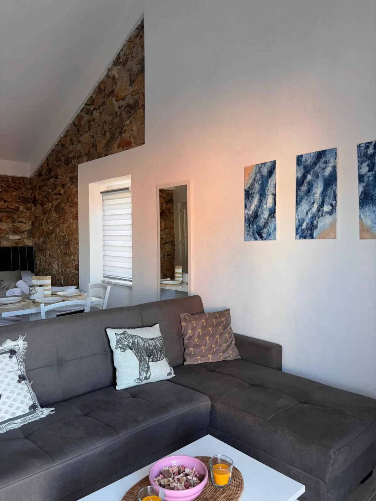 Apartment 6