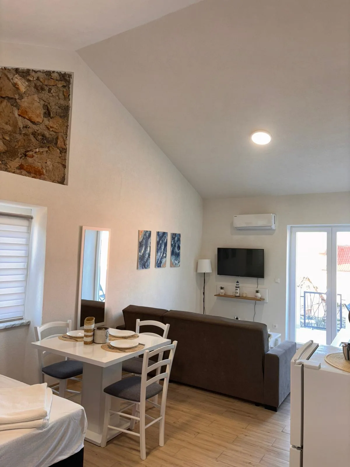 Apartment 7