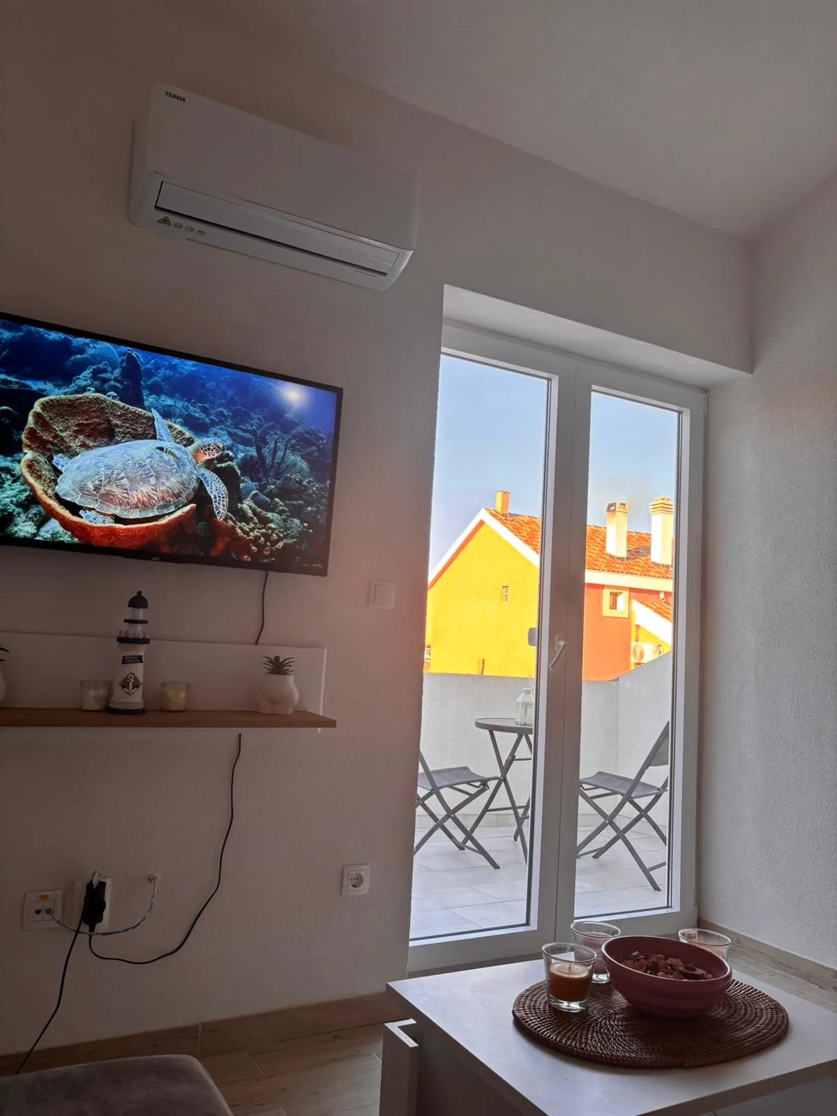 Apartment 8